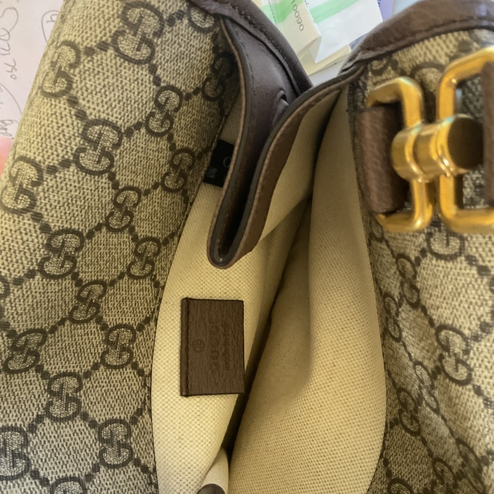 Gucci Beige GG Supreme Messenger Bag with Brown Trim and Green-Red Strap - Picture 6 of 7